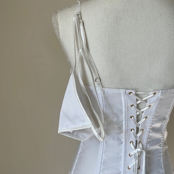 Frederick’s of Hollywood Corset - Picture 5 of 6